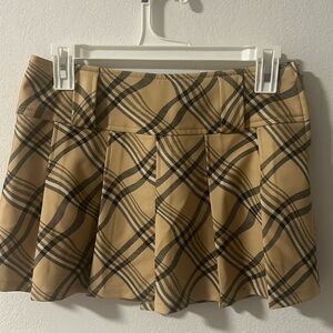 I am Gia pleaded skirt